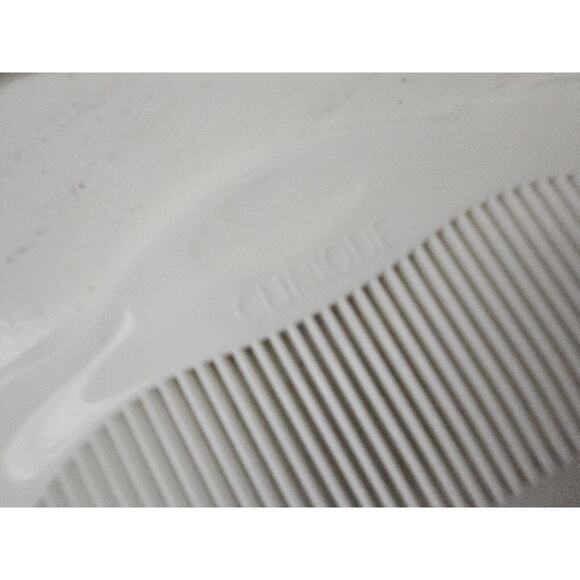 Vintage Clinique Hair‎ Comb Wide Tooth Detangling White Hard Plastic Set Of 3 - Picture 3 of 8